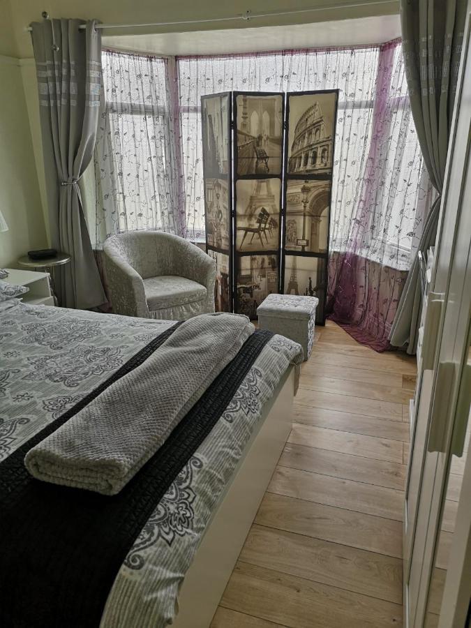 A Home Away From Home Now With Netflix And Ps4 Blackpool Bagian luar foto